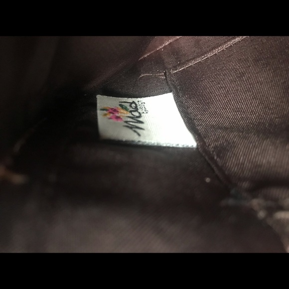 Mod by Design Shell Clutch. - Picture 6 of 6